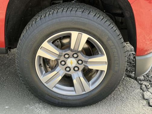 Red Hot 2015 Chevrolet Colorado LT