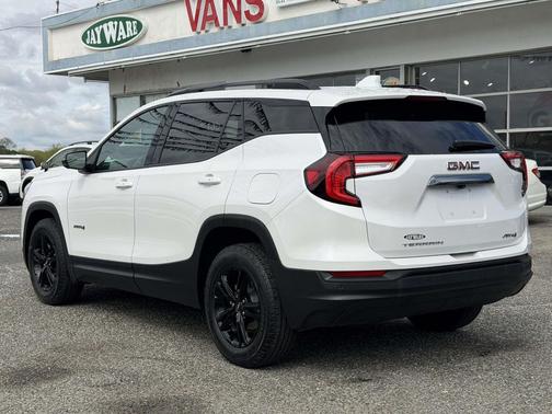 White Frost Tricoat 2022 GMC Terrain AWD AT4