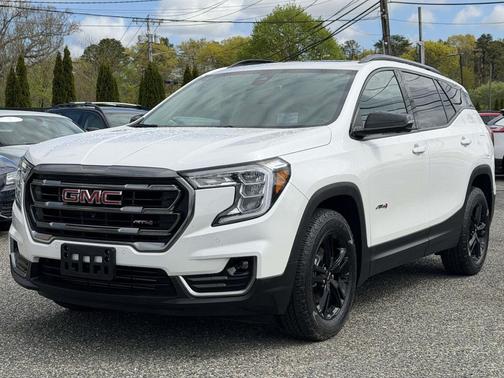 White Frost Tricoat 2022 GMC Terrain AWD AT4