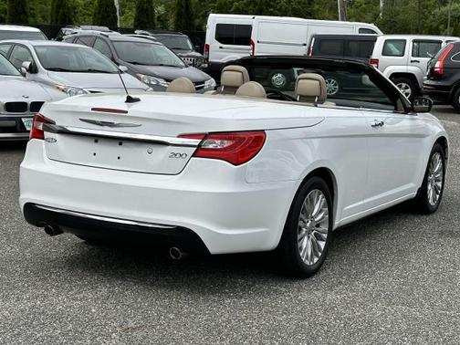 2013 Chrysler 200 Limited