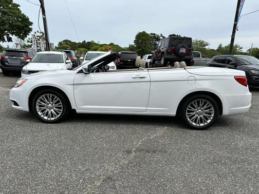 2013 Chrysler 200 Limited