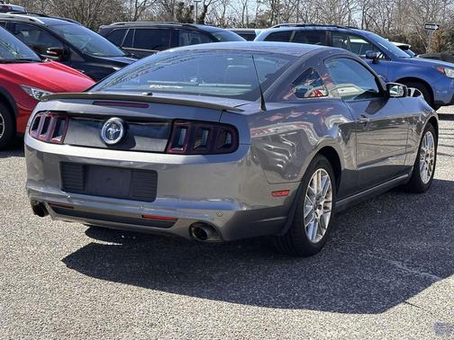 2014 Ford Mustang V6