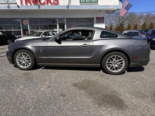 2014 Ford Mustang V6