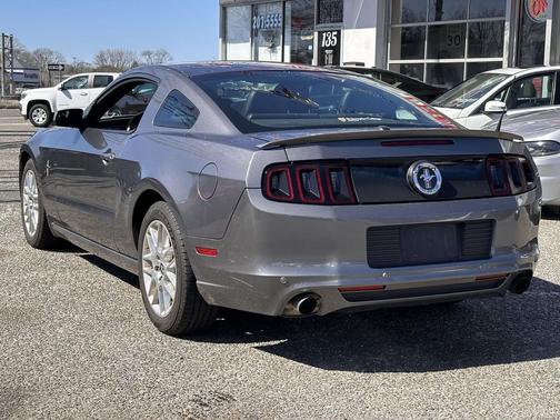 2014 Ford Mustang V6