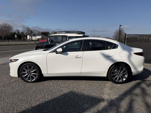 2025 Mazda Mazda3 FWD w/Preferred Package