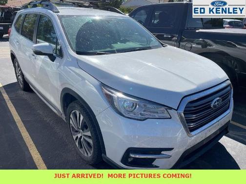 Crystal White Pearl 2021 Subaru Ascent LIMITED 8-PASSENGER