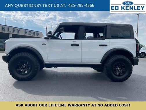 OXFORD WHITE 2023 Ford Bronco WILDTRAK