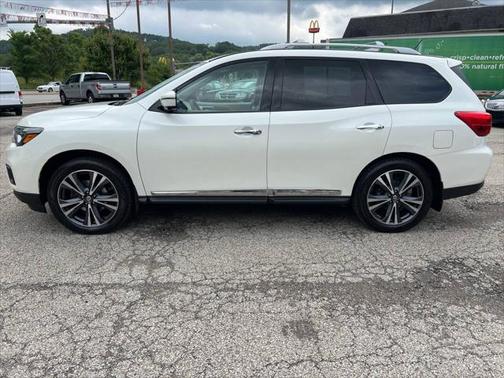 2017 Nissan Pathfinder Platinum