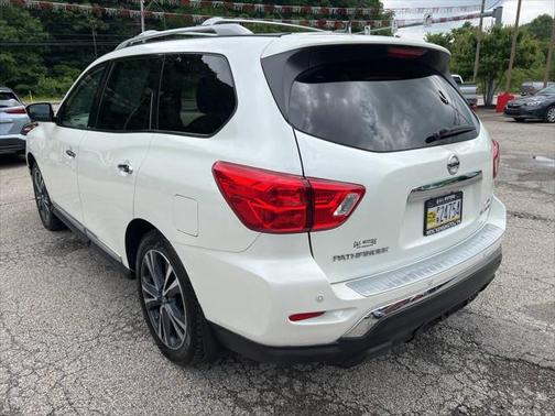 2017 Nissan Pathfinder Platinum