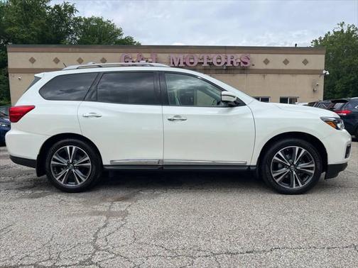 2017 Nissan Pathfinder Platinum