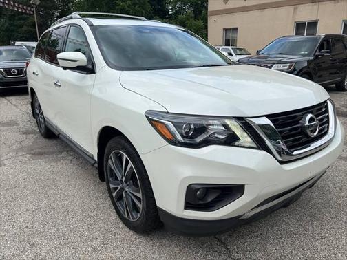 2017 Nissan Pathfinder Platinum