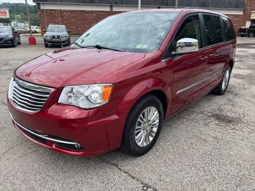 2015 Chrysler Town & Country Touring-L