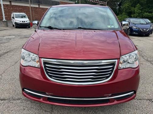 2015 Chrysler Town & Country Touring-L
