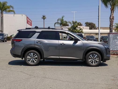 Gun Metallic 2026 Nissan Pathfinder SL
