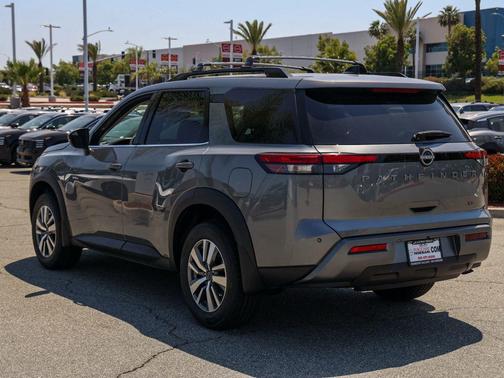 Gun Metallic 2026 Nissan Pathfinder SL