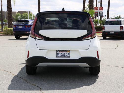 Clear White w/Black Roof 2023 Kia Soul S