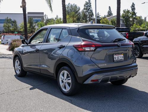 Gun Metallic 2024 Nissan Kicks S