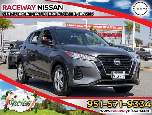 Gun Metallic 2024 Nissan Kicks S
