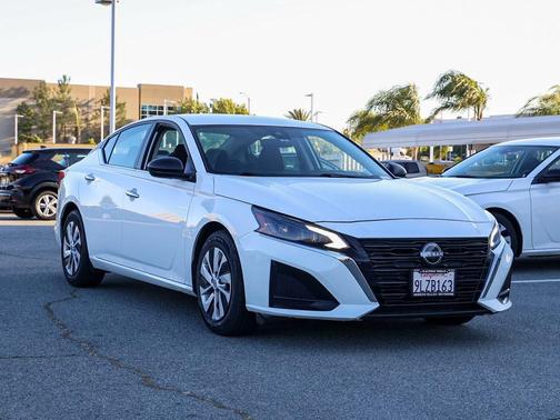 Glacier White 2024 Nissan Altima S FWD