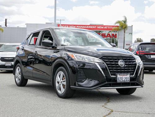 Super Black 2021 Nissan Kicks S