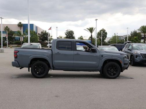 Boulder Gray Pearl 2026 Nissan Frontier SV