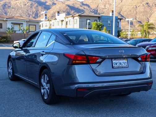 Gun Metallic 2024 Nissan Altima S FWD
