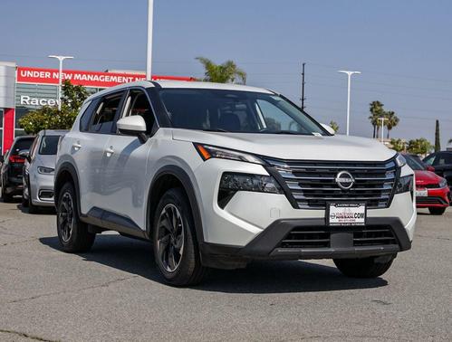 Everest White Pearl 2024 Nissan Rogue SV