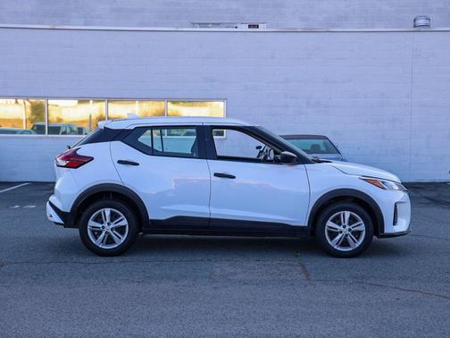 Fresh Powder 2024 Nissan Kicks S