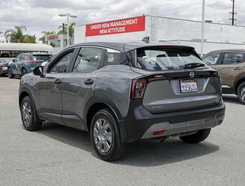Gun Metallic 2025 Nissan Kicks S