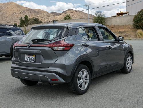 Gun Metallic 2024 Nissan Kicks S