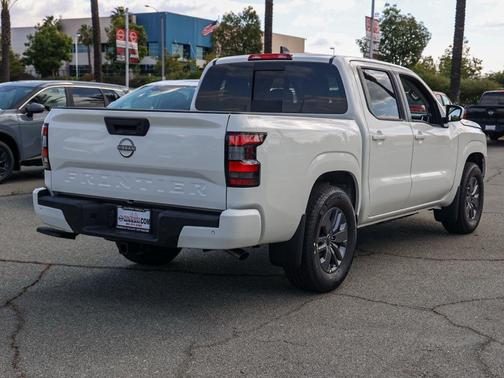 Glacier White 2026 Nissan Frontier SV