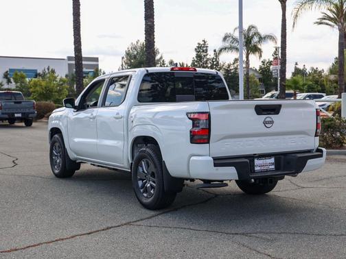 Glacier White 2026 Nissan Frontier SV