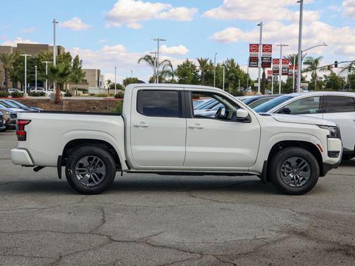 Glacier White 2026 Nissan Frontier SV