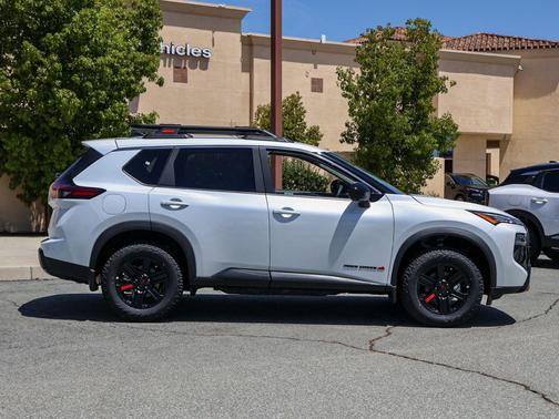 Everest White Pearl Tricoat 2026 Nissan Rogue Rock Creek