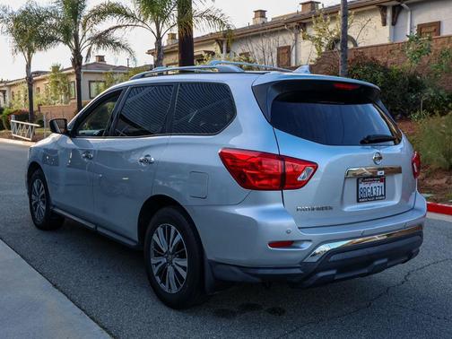 2020 Nissan Pathfinder S 2WD