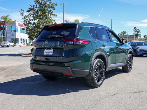 2026 Nissan Rogue Dark Armor