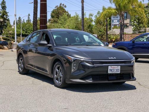 Interstellar Gray 2025 Kia K4 LXS