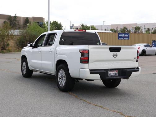 Glacier White 2023 Nissan Frontier SV