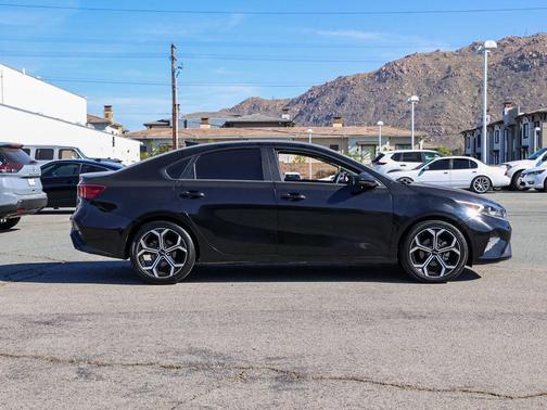 Aurora Black 2023 Kia Forte LXS