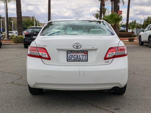 Super White 2011 Toyota Camry LE