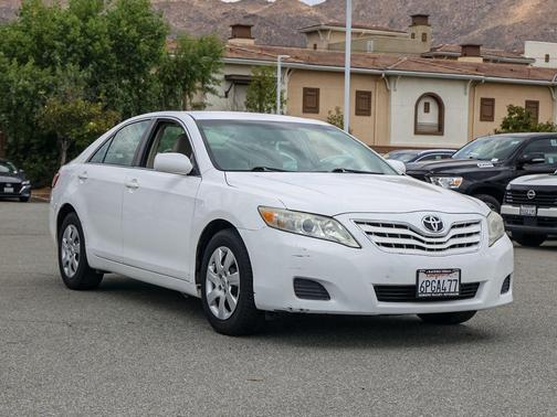 Super White 2011 Toyota Camry LE
