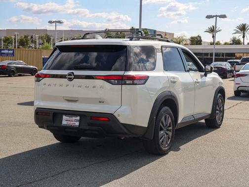 Pearl White Tricoat 2024 Nissan Pathfinder SV FWD
