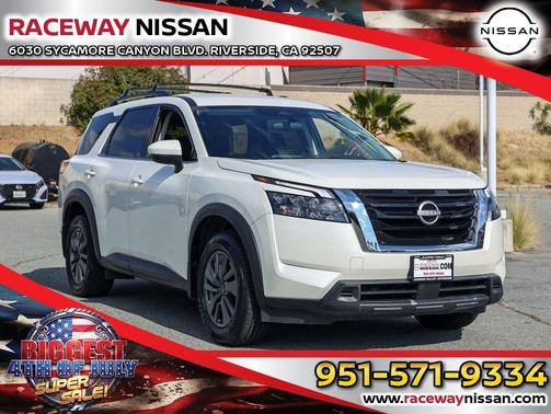 Pearl White Tricoat 2024 Nissan Pathfinder SV FWD