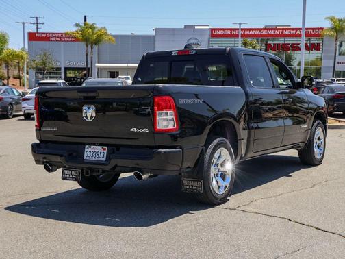 Diamond Black Crystal Pearlcoat 2022 RAM 1500 Big Horn/Lone Star