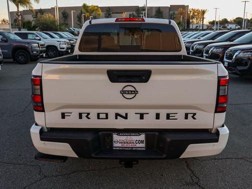 2026 Nissan Frontier SV