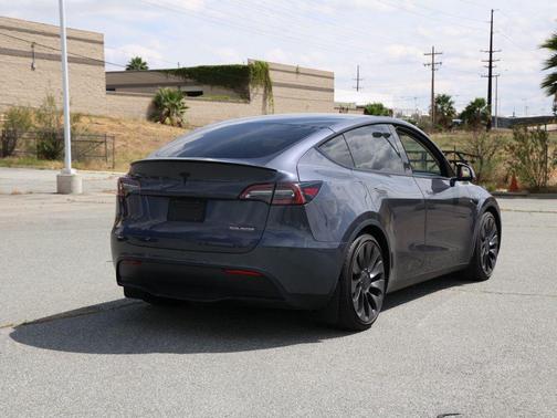 Midnight Silver Metallic 2022 Tesla Model Y Performance Dual Motor All-Wheel Drive