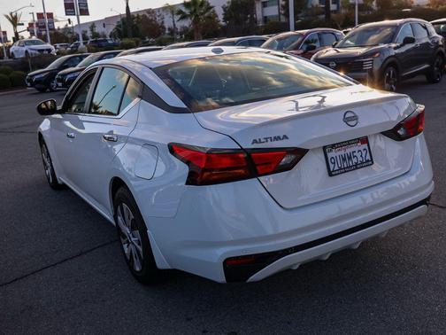 2025 Nissan Altima S FWD