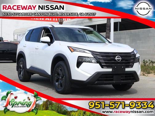 Everest White Pearl Tricoat 2026 Nissan Rogue SV