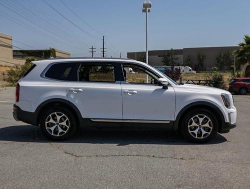 Glacial White Pearl 2022 Kia Telluride EX