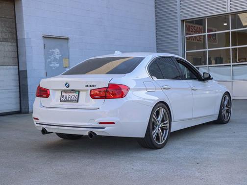 Alpine White 2018 BMW 340 340i